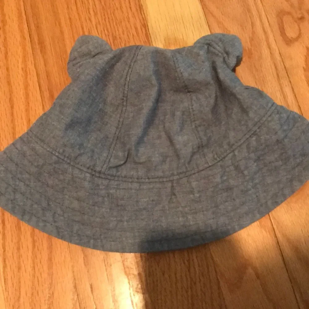Gap hat - Picture 1 of 3